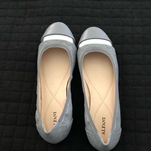 Alfani flats. Like new.